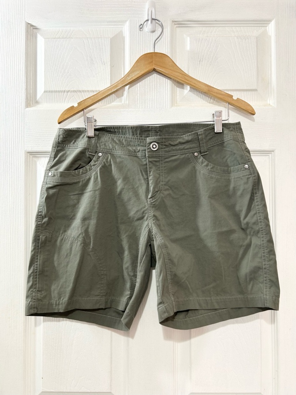 Kuhl Women's Shorts Casual Flat-Front Hiking Olive Green Size 14